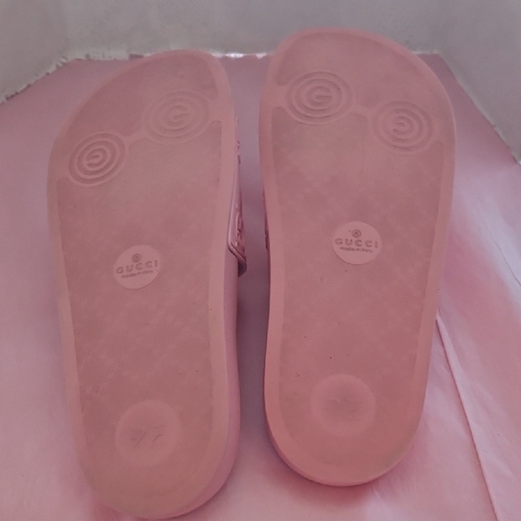 Gucci Blush Pink Logo Slides - Picture 11 of 16